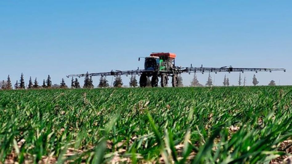 Fertilizar concientizó a los productores de trigo para que refertilicen a los cultivos con nitrógeno, un nutriente que es esencial para el desarrollo óptimo del cereal.