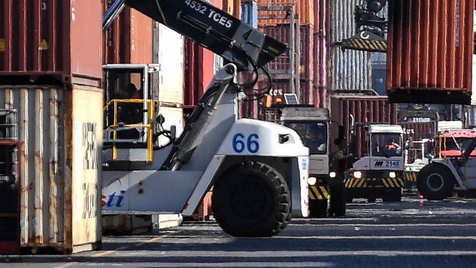 El Gobierno reducirá el Impuesto PAIS para las importaciones