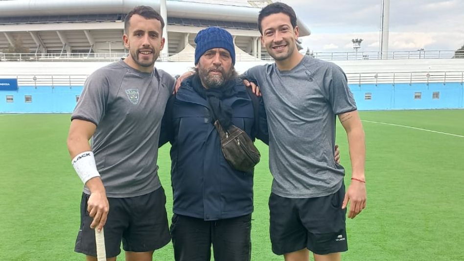 Camilo Pérez, Germán Pérez y Lisandro Gamarra formaron parte de la selección Mayor de la Federación Tandilense de Hockey que el pasado fin de semana mantuvo categoría en la elite de este deporte.