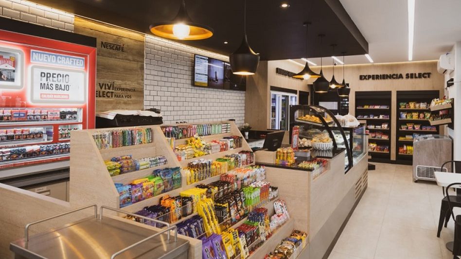 Además de ofrecer una amplia gama de productos de alta calidad, la estación de servicio se enorgullece de brindar un servicio excepcional y una atención de primera clase a todos sus clientes.   