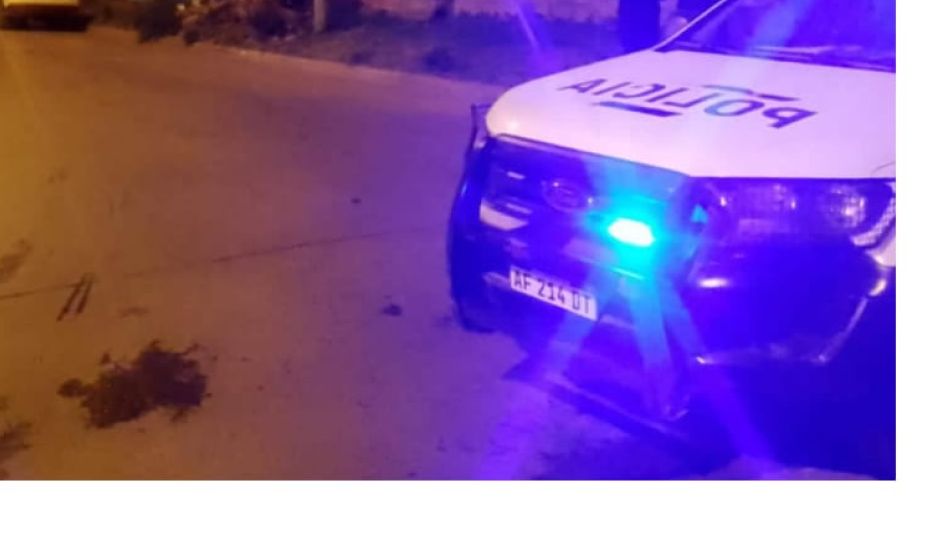 Alrededor de las 19:30 de hoy sábado se produjo este siniestro vial en De Paula y Falucho. FOTO: EPDS AZUL/PBA