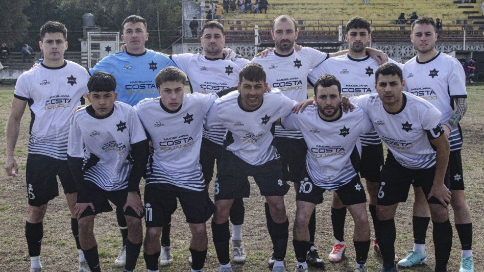 Azul Athletic y Alumni Azuleño estarán reeditando una nueva edición del clásico de Azul. El partido se desarrollará en el Lorenzo Palacios desde las 15:30 horas. ADRIÁN GELOSI/NICOLÁS MURCIA