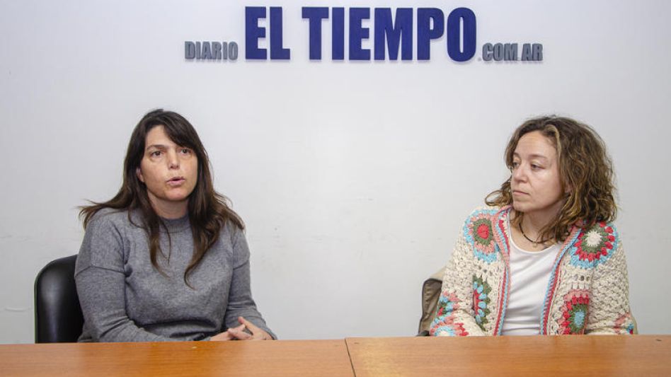 Guadalupe Camozzi, directora del ISFD N° 2, y la vicedirectora Viviana Scempio, durante el diálogo con este diario.  NACHO CORREA  