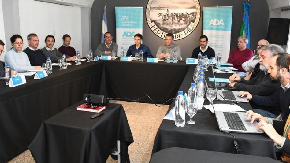 Nelson Sombra encabezó la nueva reunión del Comité de Cuenca Hídrica del Río Salado, acompañado de otros jefes comunales de distritos de la región.  PRENSA MUNICIPAL