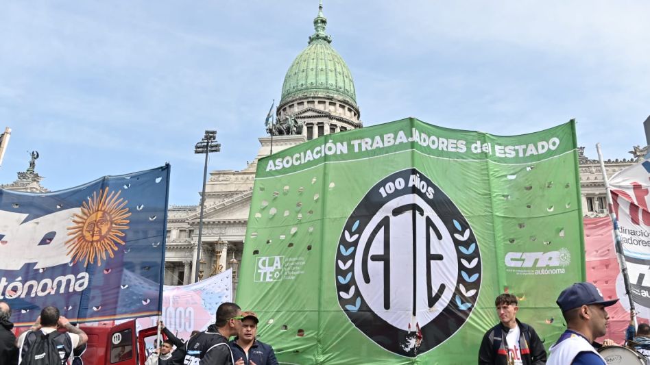 El Gobierno oficializó una suba salarial para los estatales nacionales por debajo de la inflación