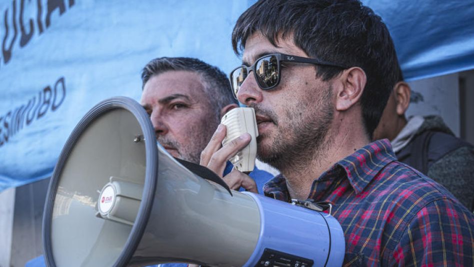 Jamás habíamos esperado que un gobierno que dice defender la justicia social ataque a los trabajadores y a los jubilados, expresó Luciano Varela, secretario General del STMA. ARCHIVO