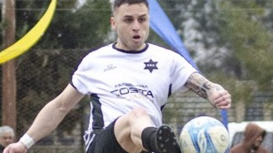 Emiliano Piecenti, sigue como  líder de la tabla de goleadores
