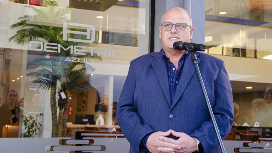 Sergio Yakiche durante el acto que sirvió para dejar inaugurado el flamante Hotel Demetrio Azul.