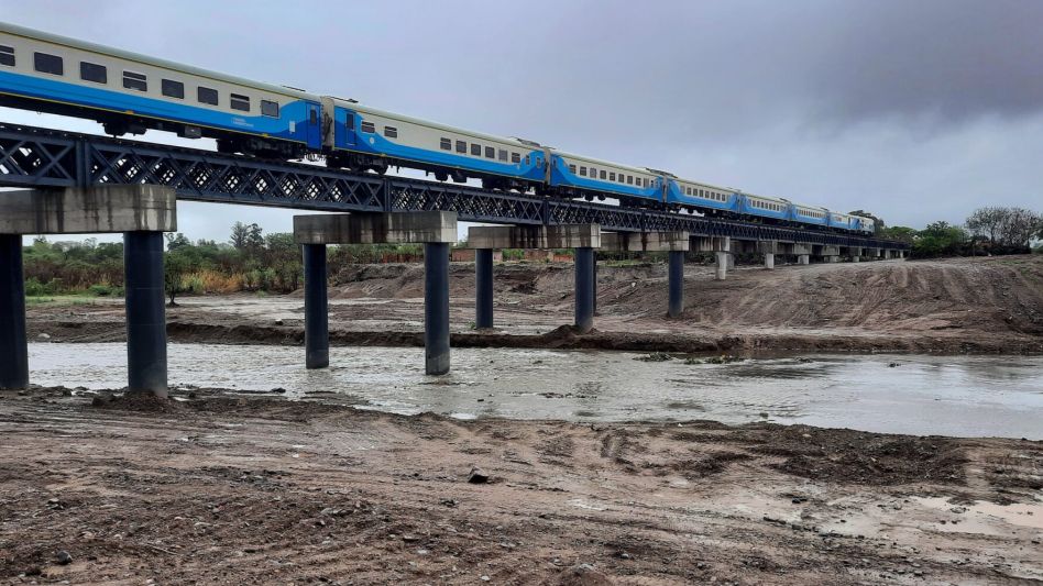 El Gobierno disolvió una empresa estatal ferroviaria y despidió a casi 1400 empleados