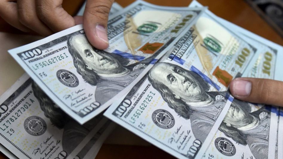 Los dólares financieros profundizan su caída y ya quebraron el piso de los $1.200