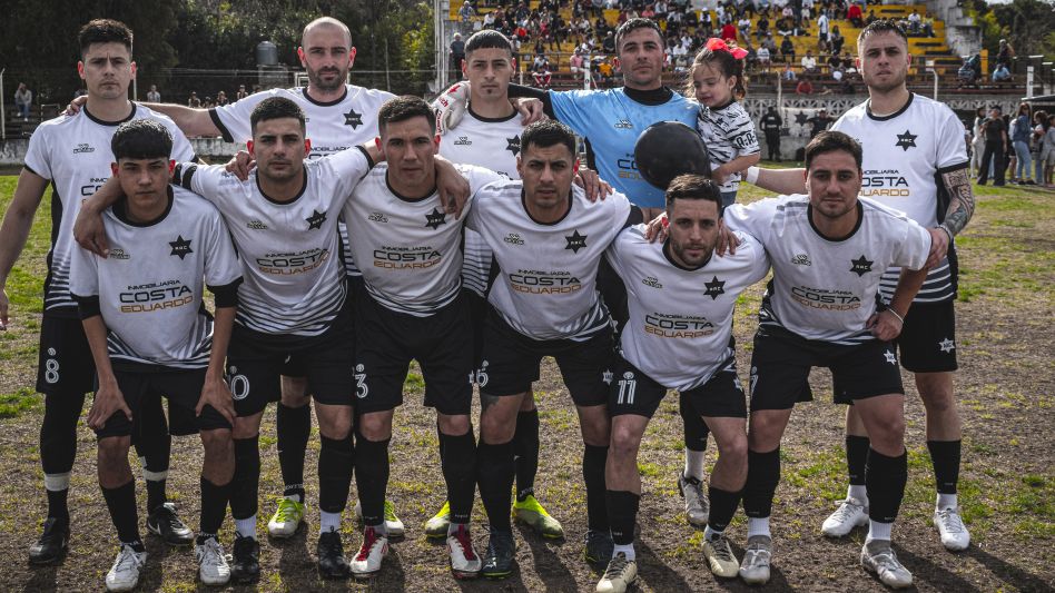 Azul Athletic le ganó a River y sigue como líder del Clausura. ARCHIVO