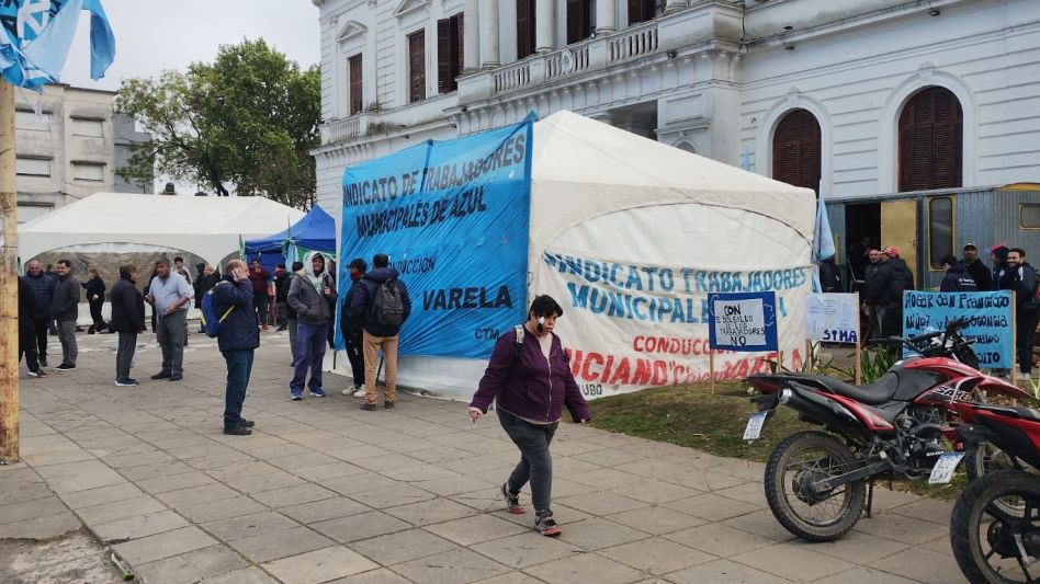 Acampe municipal: los gremios podrían levantar el paro
