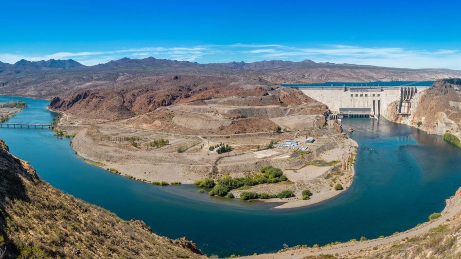El Gobierno dio otro paso para privatizar cuatro centrales eléctricas