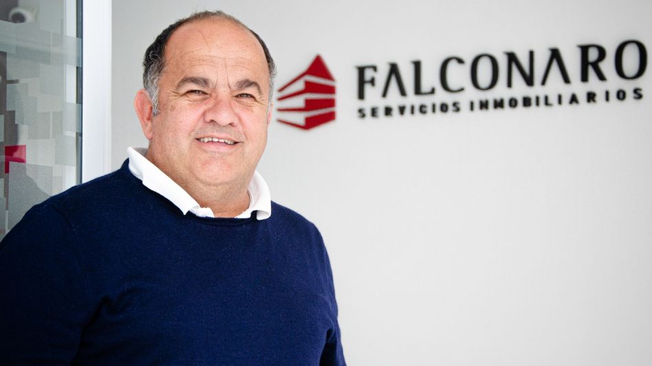 Hay inquilinos complicados y propietarios complicados. Siempre el martillero lo que busca es lograr una equidad y satisfacer a ambas partes, afirmó el azuleño Diego Falconaro. NACHO CORREA