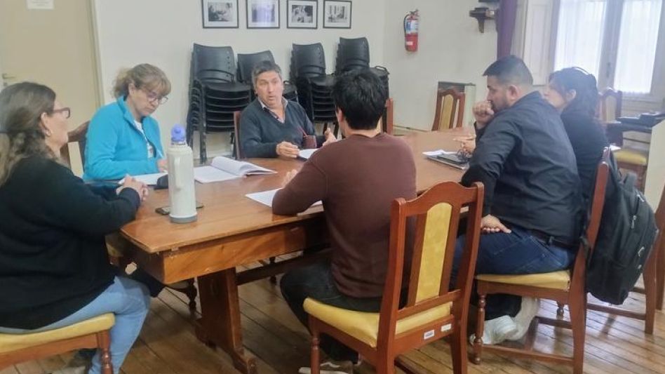  La Comisión de Acción Social del Concejo recibió al   presidente del Centro Cultural Don Cipriano de Azul