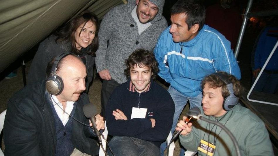 Azul Rock 2012 en la edición XXV cuando vino La Bersuit había doce personas, entre ellos Jhon González, Luis Elizondo, Nicolás Murcia, Juan ´Chapa´ Fucci, ´Nacho´ Grisotto, Jorgelina Baigorria.