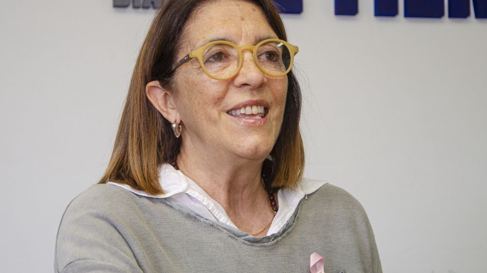 La presidenta del Grupo de Ayuda a Pacientes/Parientes Oncológicos (GAPPO), Graciela Nogal, durante la charla que mantuvo con este medio. NACHO CORREA
