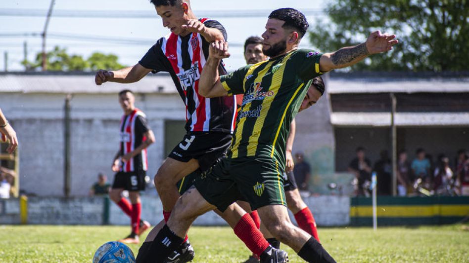 Piazza y Chacarita igualaron en cero en un encuentro de la undécima fecha del Torneo Clausura. Con esta unidad, el industrial quedó como único escolta. NICOLÁS MURCIA. 