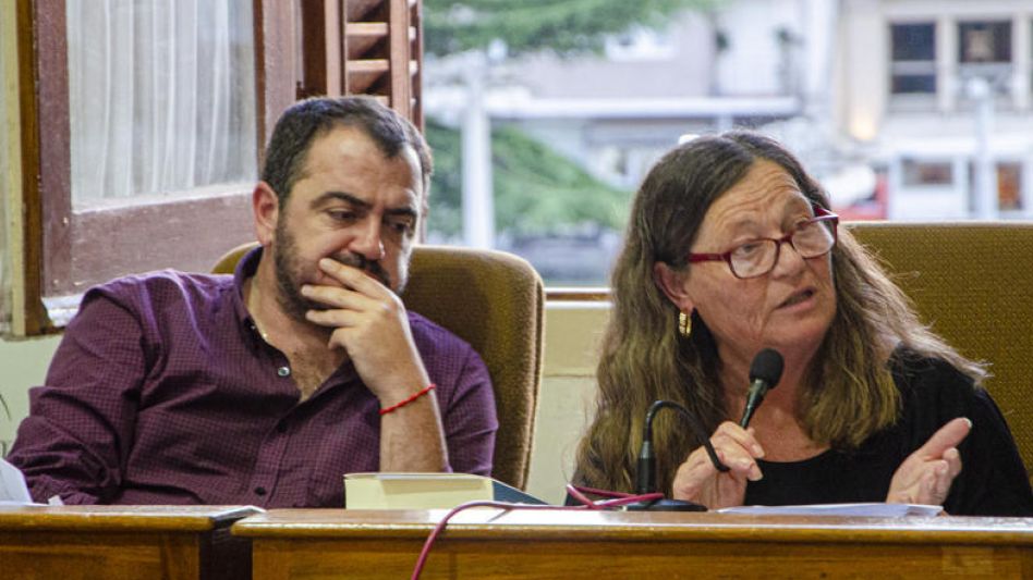 Los concejales Gabriela Lambusta y Xavier Cabrera, de Unión por la Patria. NACHO CORREA