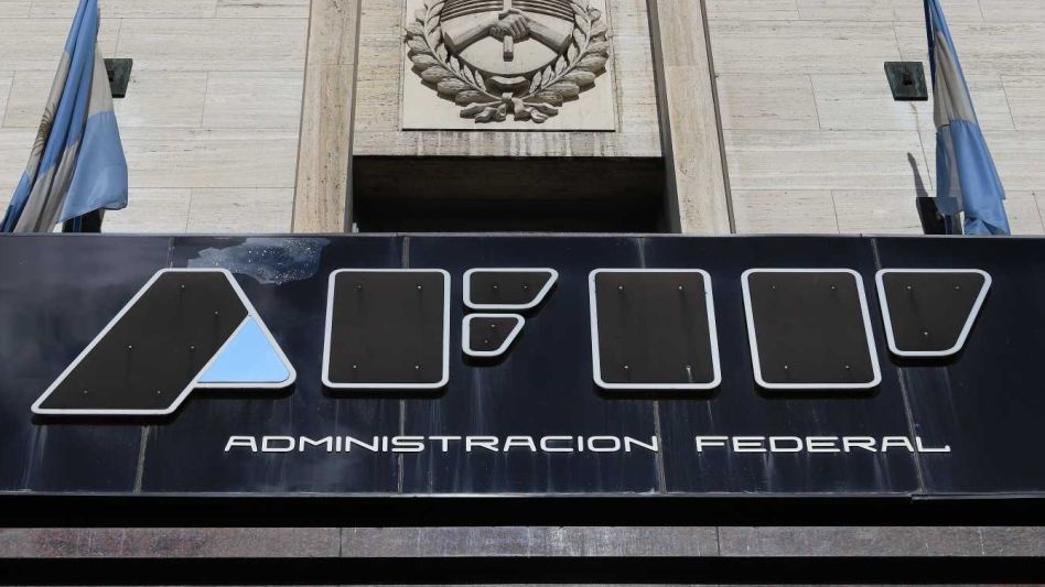 ARCA: claves de la nueva agencia recaudadora, entre recortes de personal y baja de sueldos