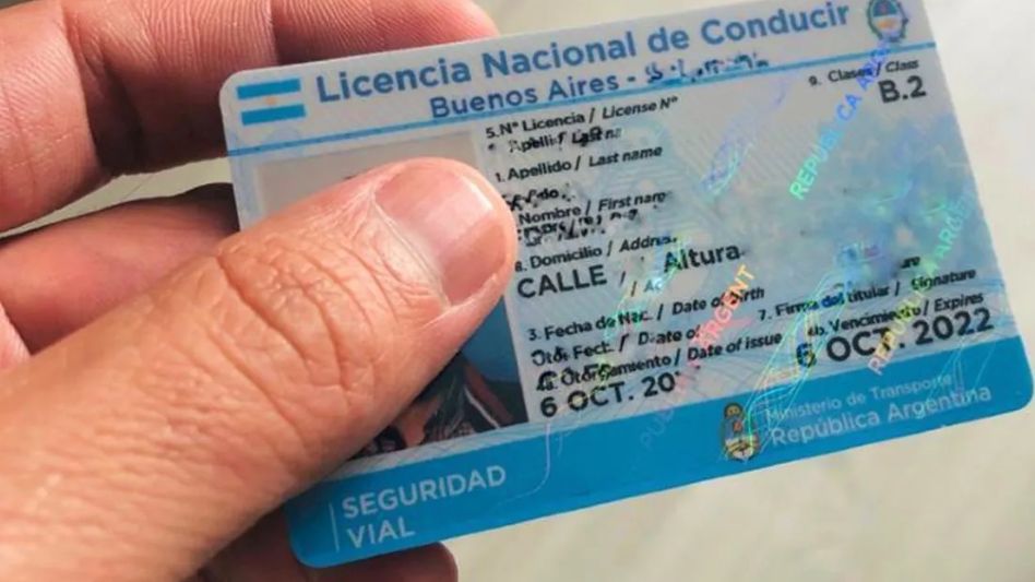 Sturzenegger adelantó que las licencias de conducir podrán renovarse sin hacer el trámite en forma presencial
