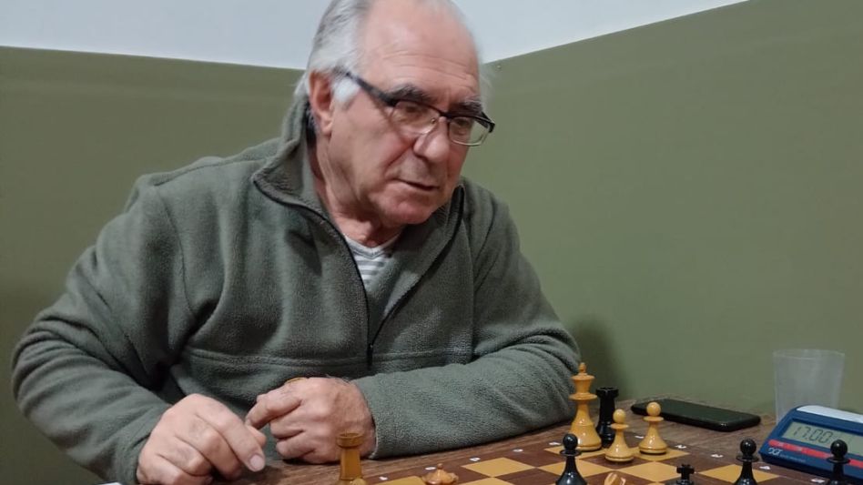 Jorge Baldini es el puntero invicto del Oficial ?A? con cuatro unidades. 
