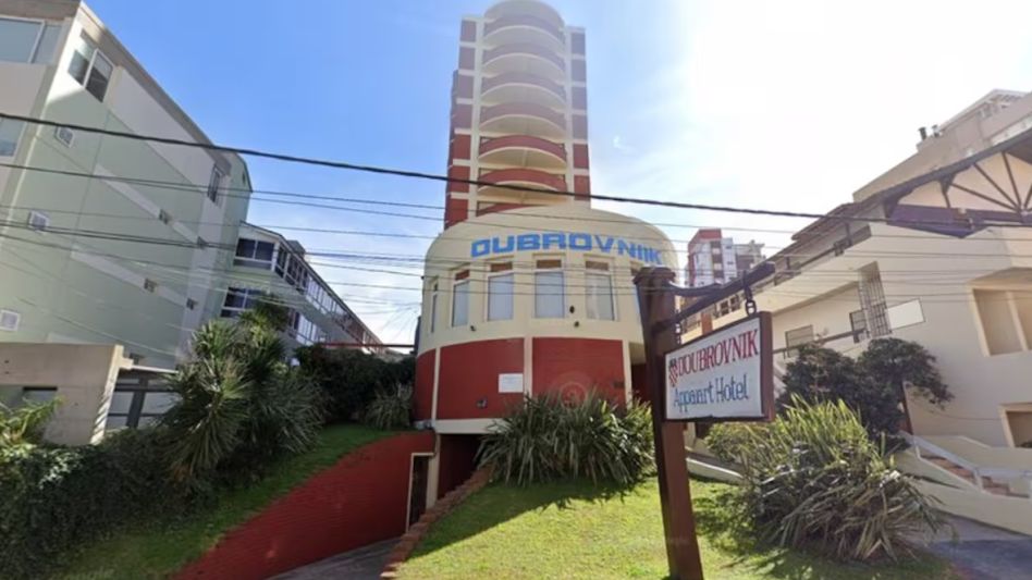 Villa Gesell: se cayó un hotel de 10 pisos y buscan a varias personas atrapadas entre escombros