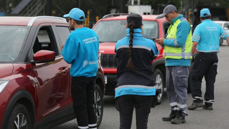 Suben las multas de tránsito: cuánto cuesta circular sin VTV o pasar un semáforo en rojo