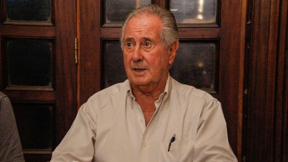 El Auto Moto Club Azul organizó un homenaje a Mario Julio Layús.
