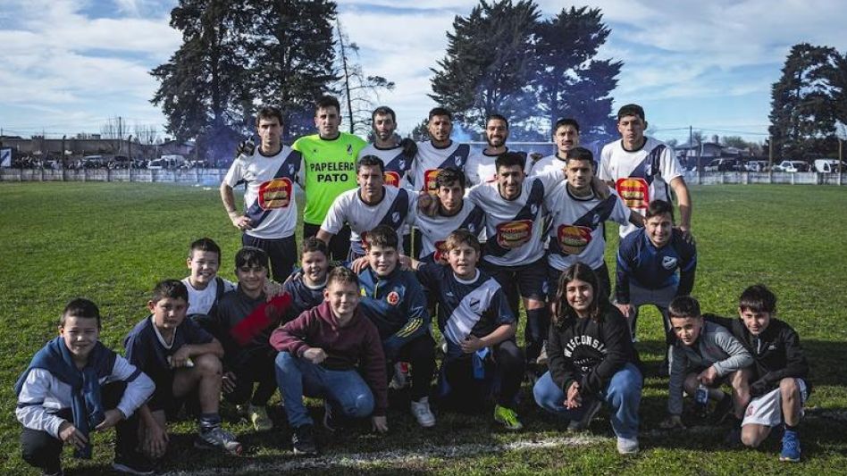 Cemento recibirá a Porteño de Cacharí. Con una victoria se clasificará a los cuartos de final.  FOTOS: NICOLÁS MURCIA