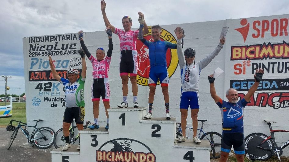 El azuleño Miguel Ocanto en lo más alto del podio en la categoría Master D del festival que se realizó en Azul