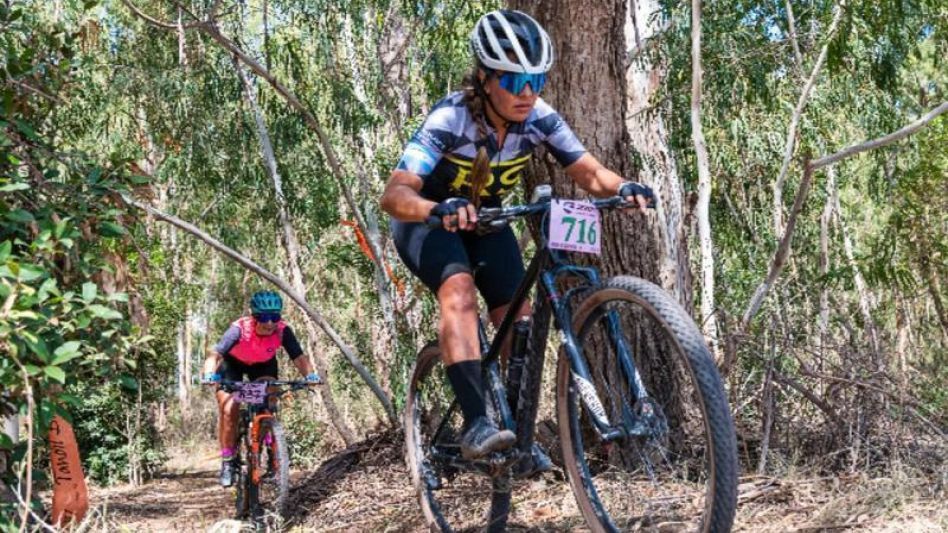 La azuleña Fernanda Conde terminó en el 38° lugar entre las Damas en el Rally en las Sierras. 