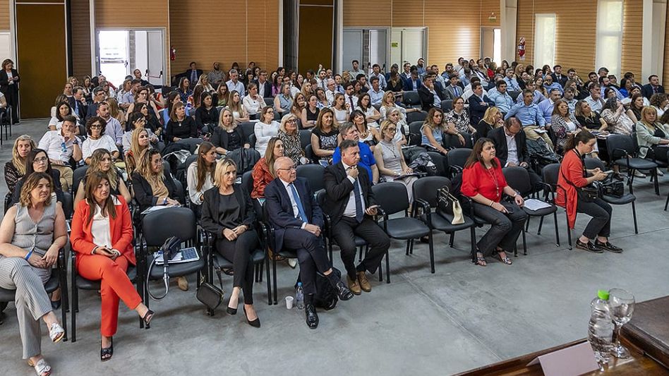Una imagen de los asistentes al congreso realizado en Olavarría. FOTO: FISCALÍA GENERAL AZUL