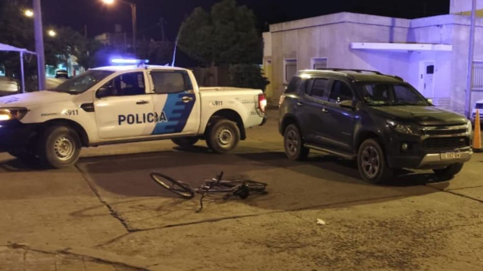 El siniestro de tránsito que derivó en que una mujer resultara lesionada se produjo en Alvear y Corrientes. FOTO: PBA