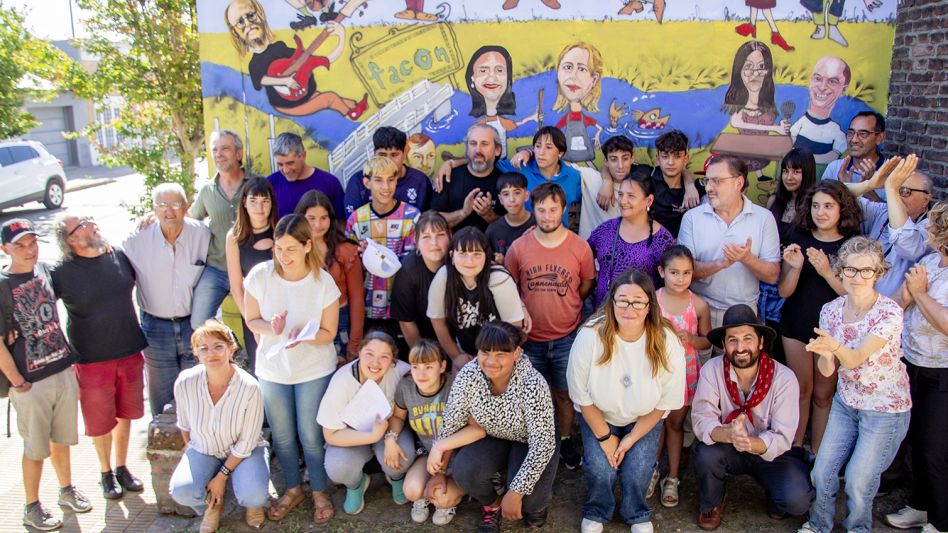 En la Secundaria N°10, se plasmó Identidad y Patrimonio en un mural