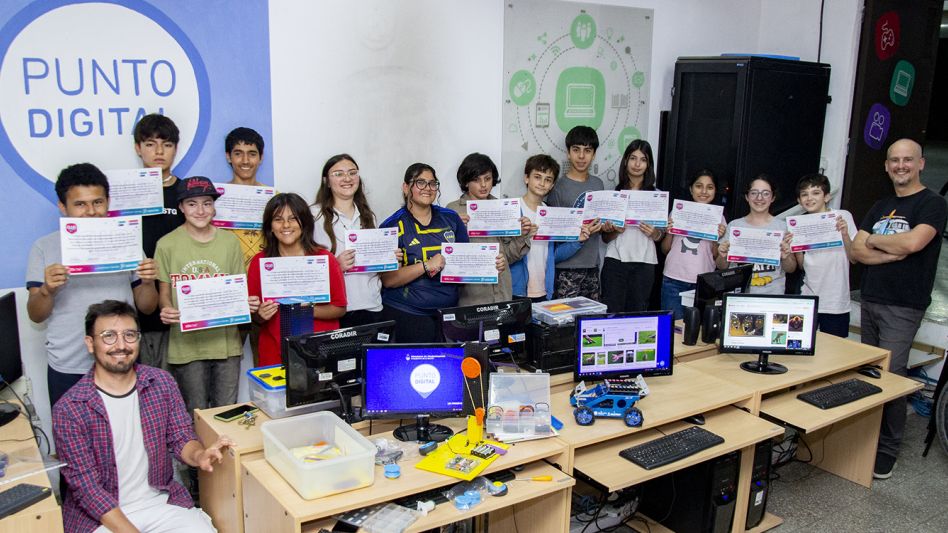 Con la entrega de certificados, concluyó   el  Club de Tecnología de la ciudad de Azul 2024