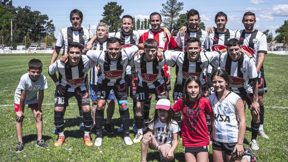 Alumni Azuleño recibirá hoy a Boca Juniors por el duelo revancha de los cuartos de final del Torneo Clausura de la liga azuleña. 