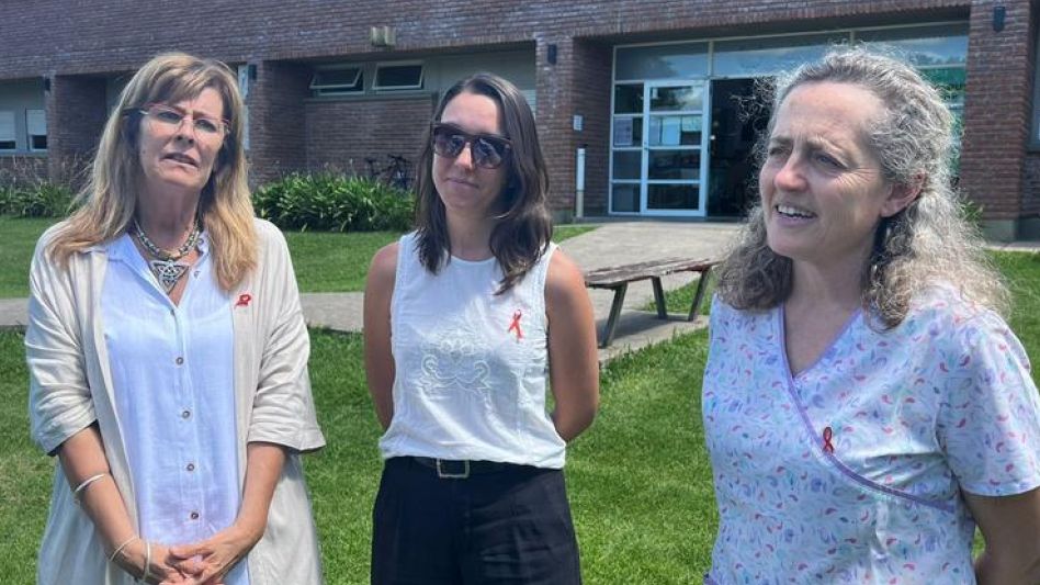 Gabriela Tanoni, Agustina Lomolino y Silvina Larre durante la conferencia de prensa que brindaron el miércoles pasado en el campus de la UNICEN.    