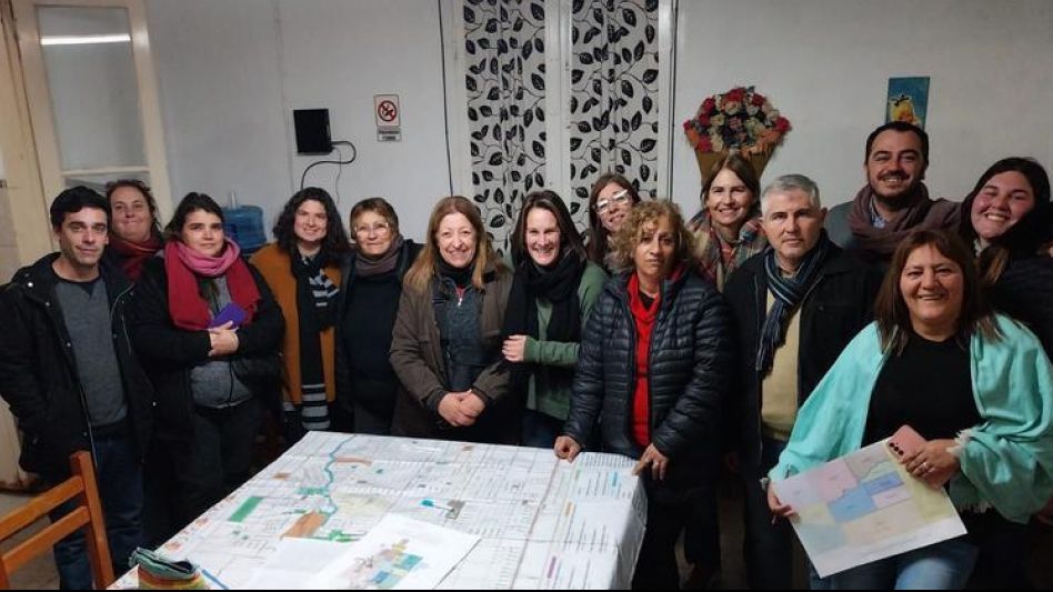 Concejales junto con representantes de diversas comisiones vecinales nucleadas en el Plenario.