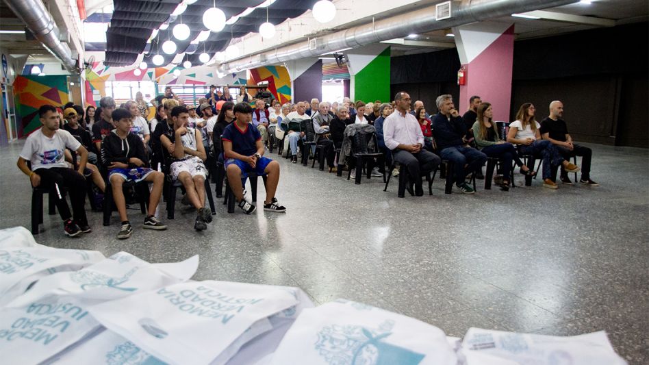 Entrega de premios y participaciones de programas provinciales