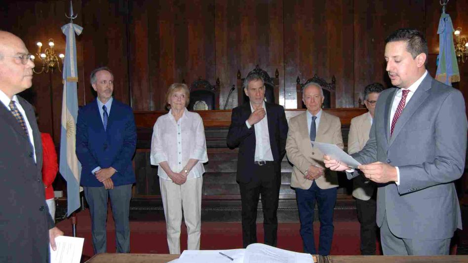 El camarista Agustín Echevarría fue el encargado de tomarle el juramento al flamante magistrado. FOTO: LILIANA SILVA