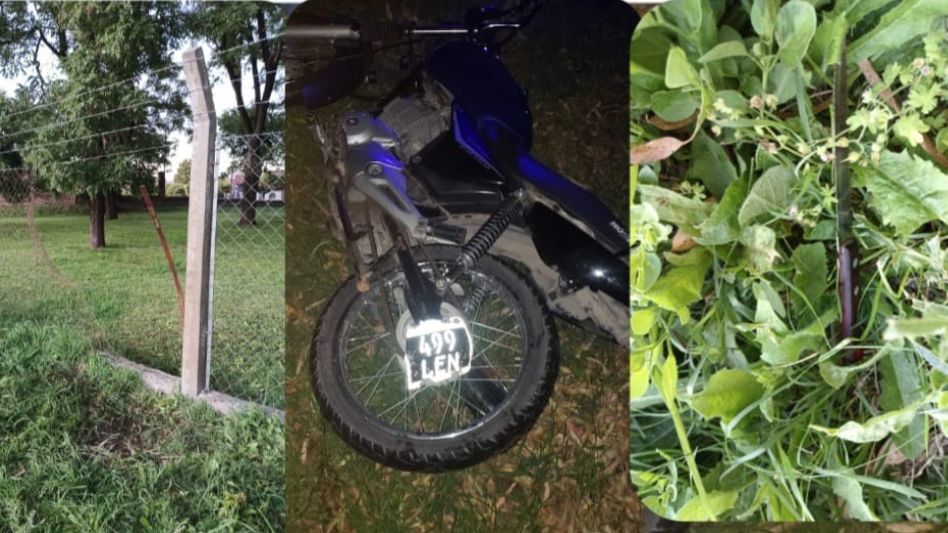 Una moto que se llevaron de ?La Azuleña?. Fue recuperada cuando estaba siendo desarmada en un descampado. FOTOS: PBA