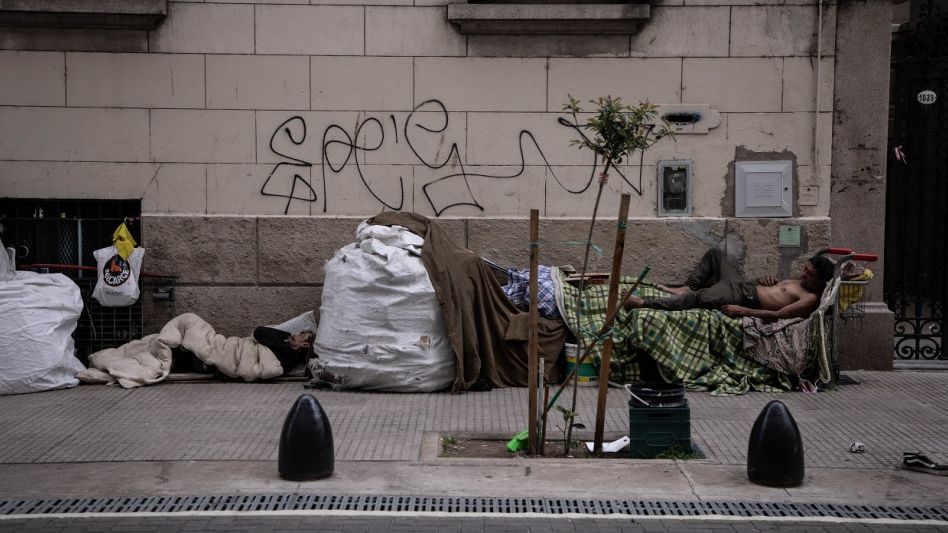 UCA: la pobreza es casi del 50% y un tercio de los hogares recortó gastos en medicamentos
