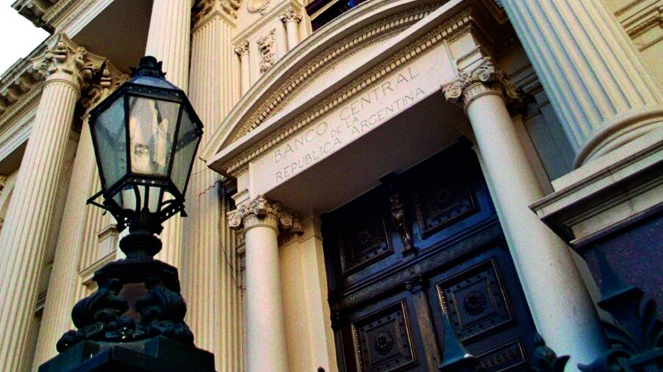 El Banco Central volvió a bajar la tasa de interés: del 35% al 32%