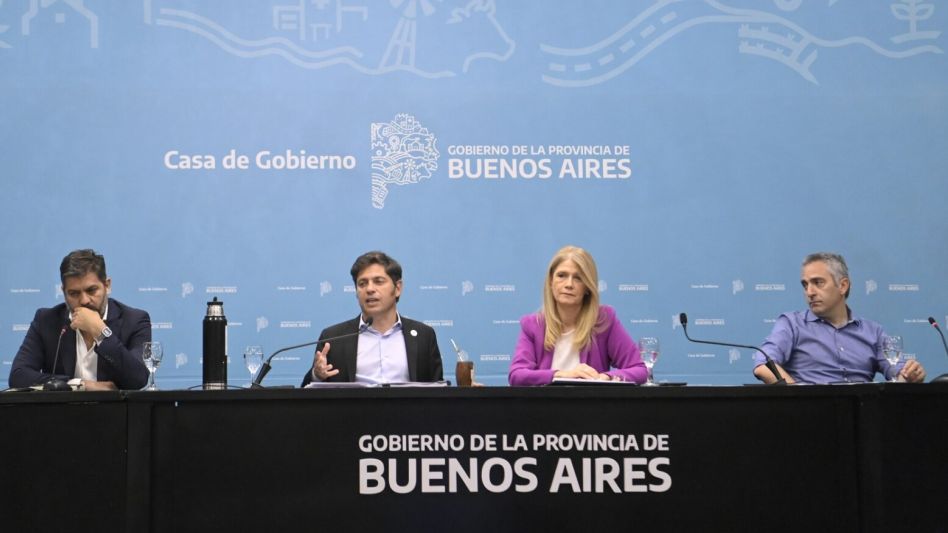 Kicillof rechazó la venta de Aerolíneas Argentinas y dijo que la Provincia podría tomar el control