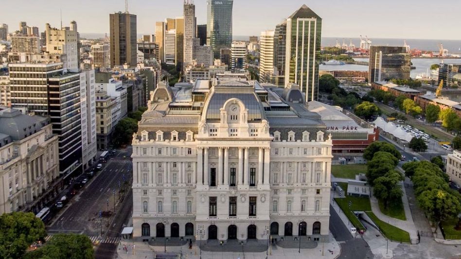 Limitan la posibilidad de ponerle nombres de políticos a obras públicas o monumentos
