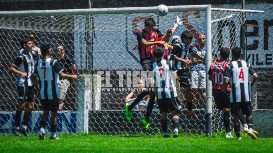 Chacarita Juniors se adelantó en la final 