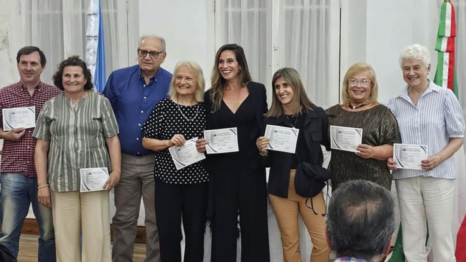 Acto de finalización de actividades   del año 2024 en la Sociedad   Filantrópica Italiana de Azul  