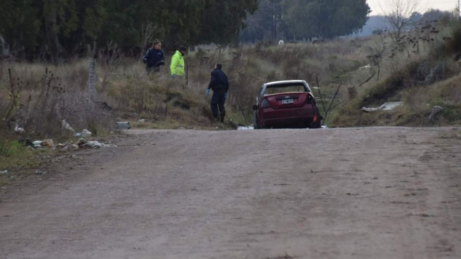 El auto de Cordero fue hallado prendido fuego al día siguiente de denunciada su desaparición. FOTO: EN LÍNEA NOTICIAS