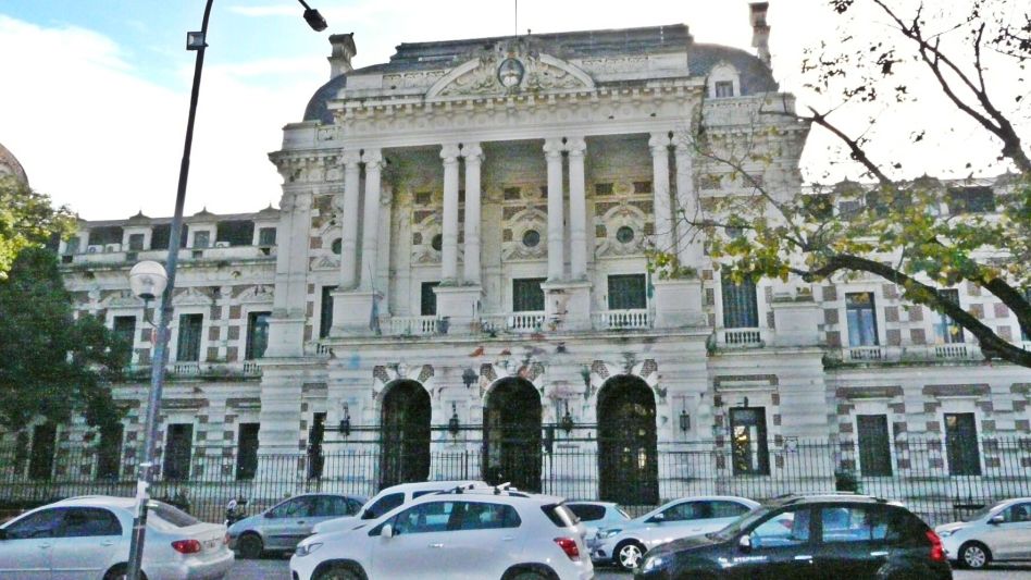 La semana que viene la Provincia y estatales empezarán a negociar los salarios para 2025